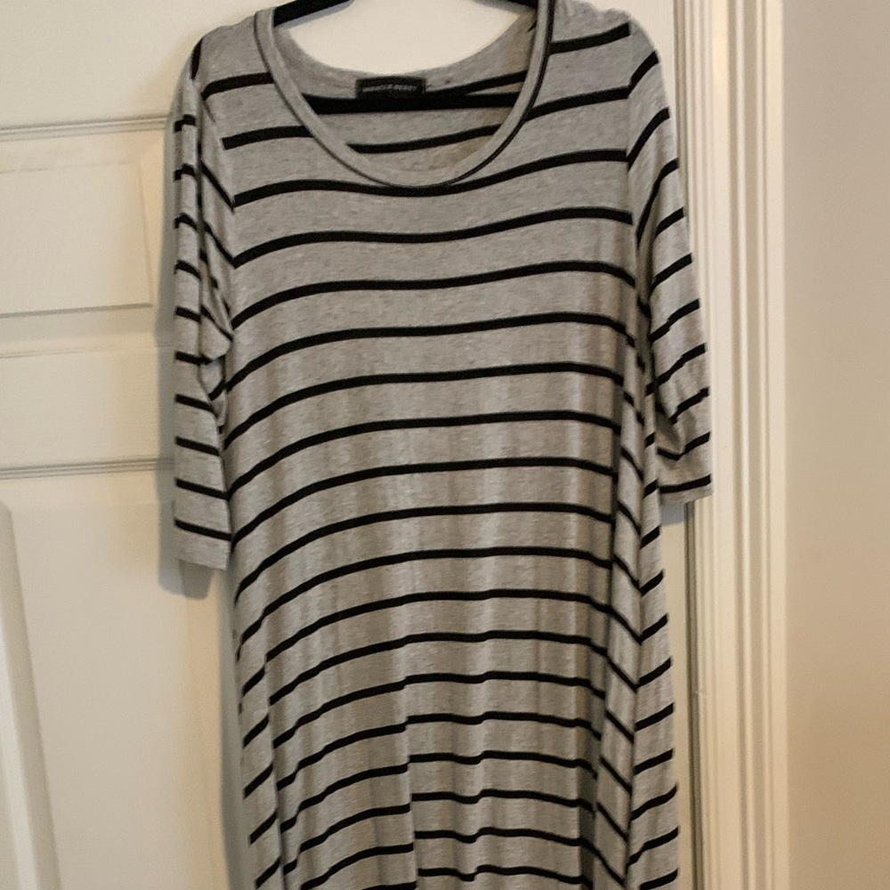 Grey with Black stripe maxi L
